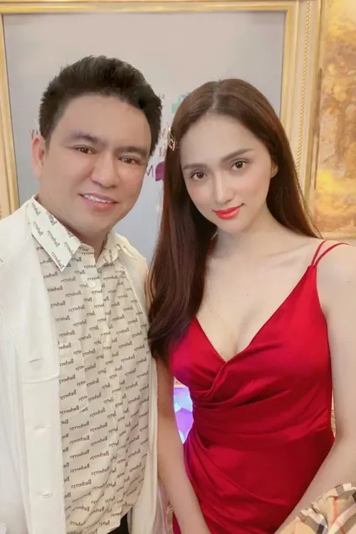 Hoa hậu Hương Giang nâng ngực sửa lại dưới cơ tại bệnh viện thẩm mỹ Việt Mỹ