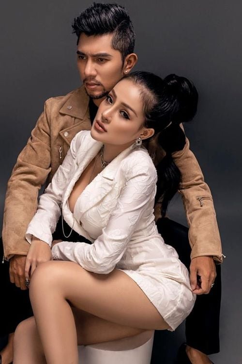 Hot girl Ngân 98 và nhạc sĩ ca sĩ Lương Bằng Quang vừa phẫu thuật thẩm mỹ nâng mũi, cắt góc hàm, độn cằm sau 15 ngày.